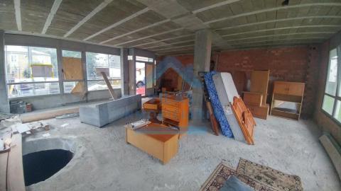 LOCAL EN BALNEARIO DO TREMO - BRION