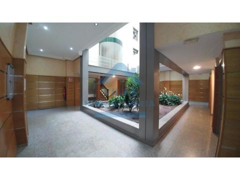 ATICO CON DOS PLAZAS DE GARAJE EN RUA MAGDALENA - MILLADOIRO