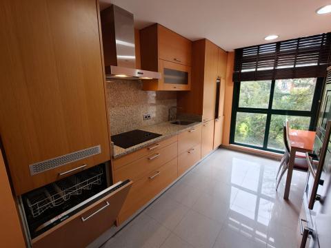 PISO DE 4 DORMITORIOS CON UNA PLAZA DE GARAJE.  OPCIONAL UNA SEGUNDA PLAZA