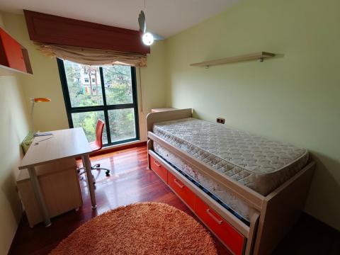 PISO DE 4 DORMITORIOS CON UNA PLAZA DE GARAJE.  OPCIONAL UNA SEGUNDA PLAZA