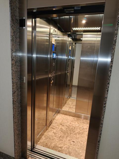 PISO DE 4 DORMITORIOS CON UNA PLAZA DE GARAJE.  OPCIONAL UNA SEGUNDA PLAZA