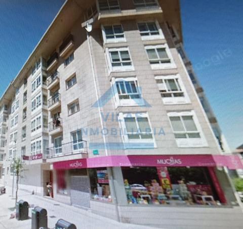 CENTRICA Y AMPLIA  VIVIENDA EN RUA TRAVESA